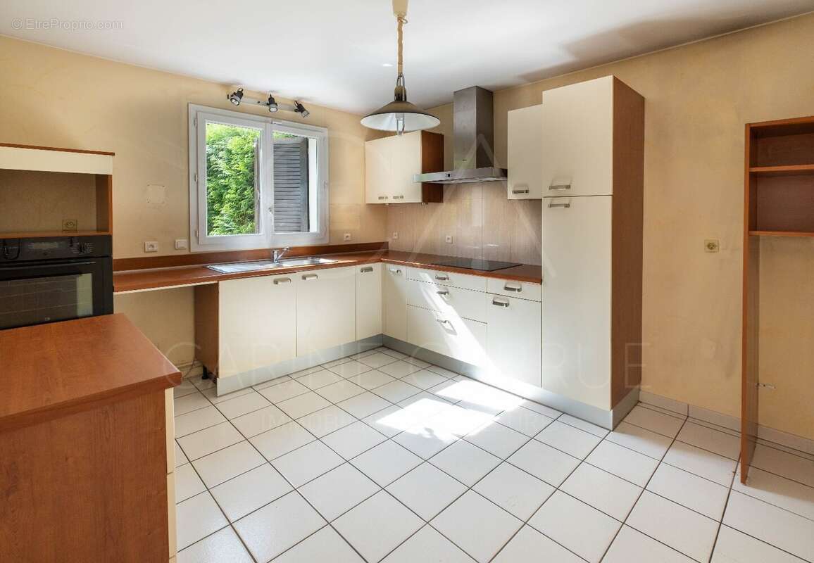 Maison à CHARBONNIERES-LES-BAINS