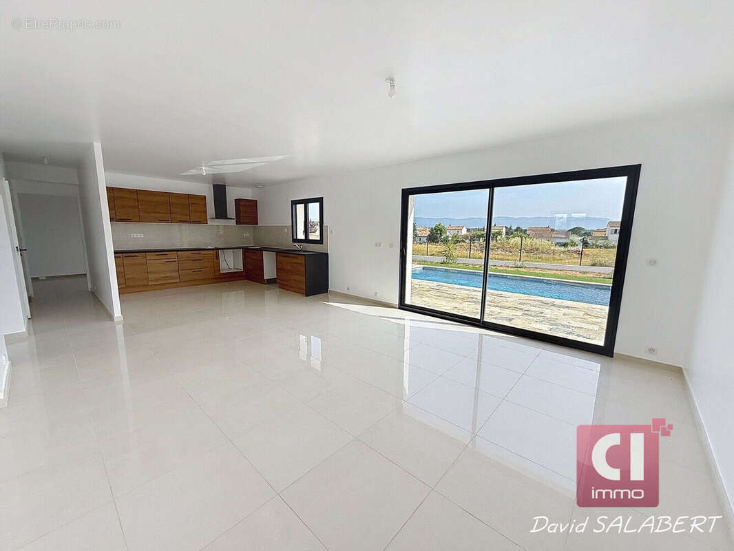 Villa contemporaine neuve avec vue dégagée  avec piscine. Exposition plein sud. VIDAUBAN - photo 3