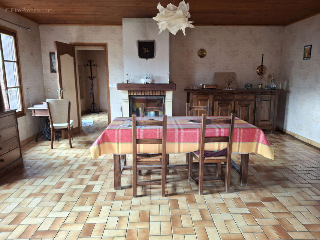 Maison à BENAIS