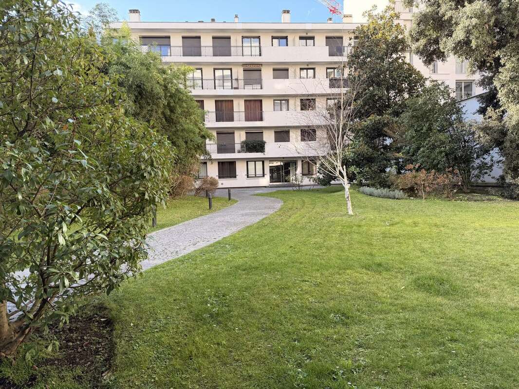 Appartement à NEUILLY-SUR-SEINE