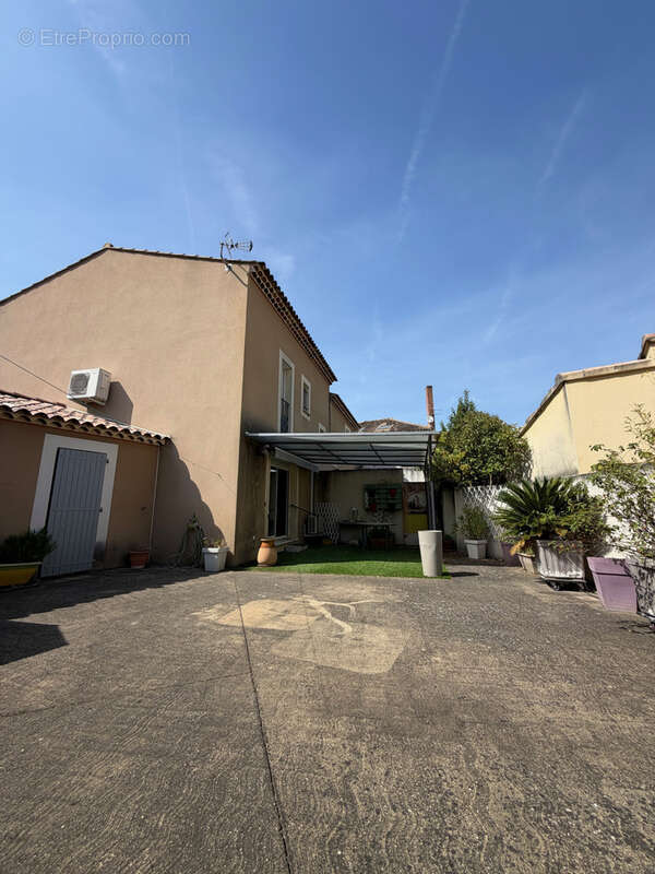 Maison à JONQUIERES