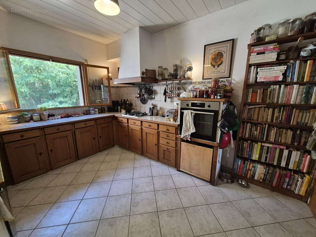 À vendre dans le Gers, proche de Castelnau-Magnoac: Maison gasconne dotée d'une cuisine d'été spacieuse, balcon-terrasse, grange - photo 12