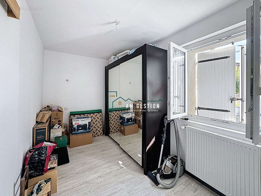 Maison à COMPREIGNAC