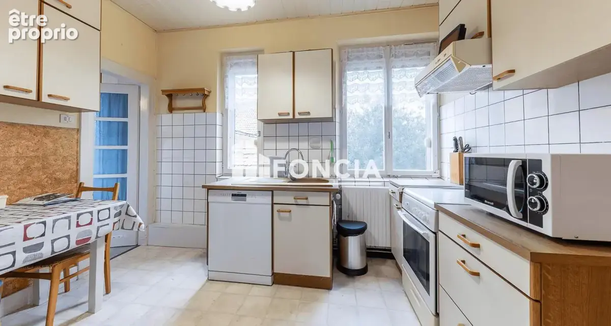 Maison de ville de 210 m² habitables avec cour, jardin et grand garage – Fort potentiel - photo 5