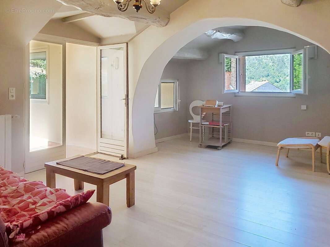 Maison à SAINT-VINCENT-D'OLARGUES