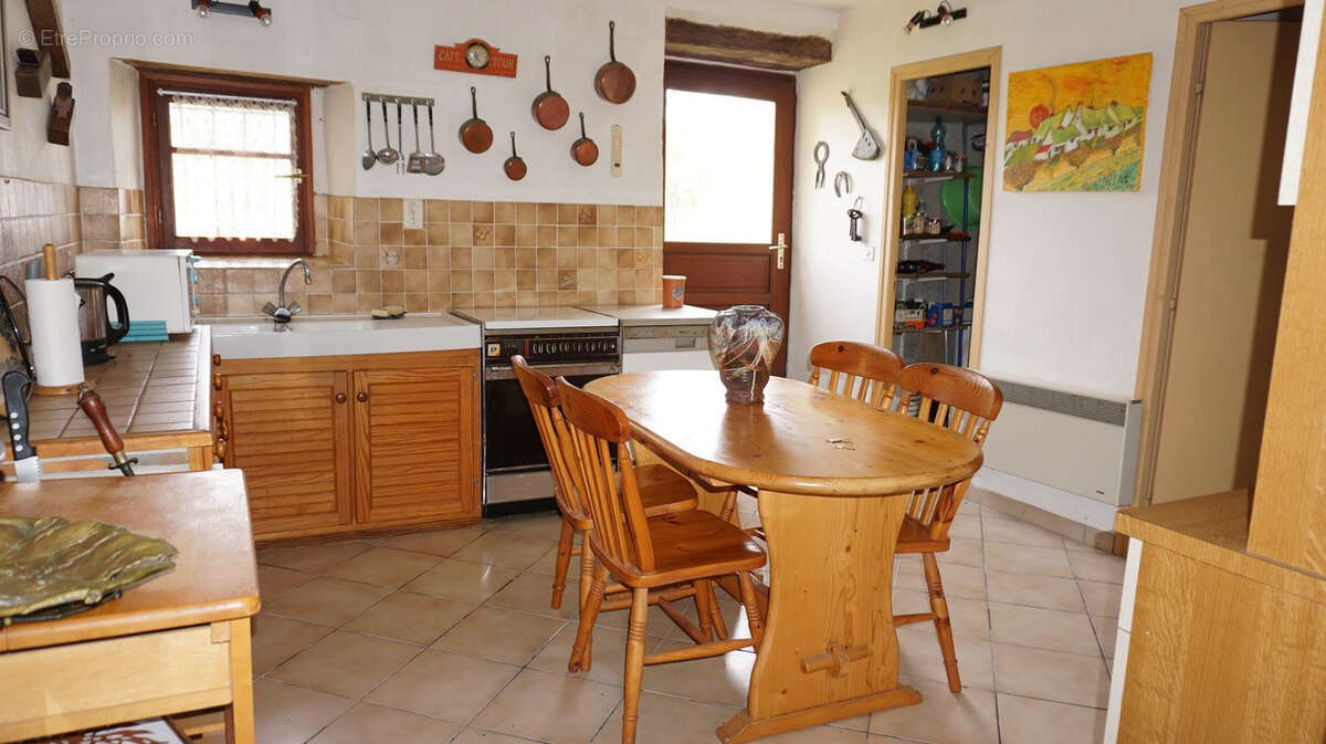 Maison à CASTELNAU-MONTRATIER