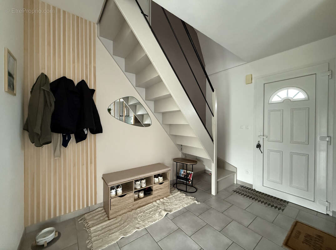 Maison à DOMBROT-LE-SEC