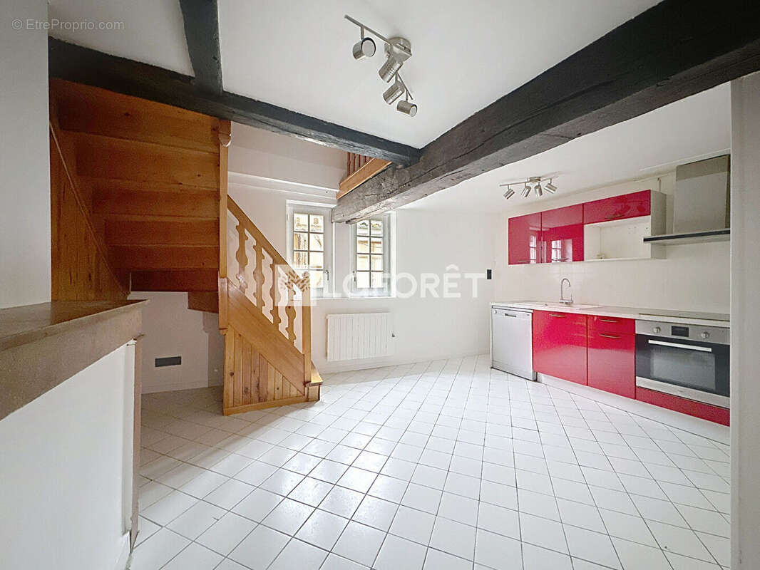 Appartement à CHATILLON-SUR-CHALARONNE