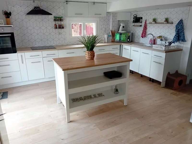 Maison rénovée de 170m², 5 chambres et jardin de 551m² - photo 5