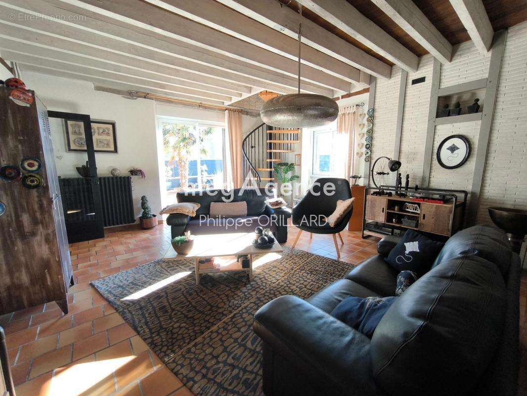 Maison à BOURG-L&#039;EVEQUE