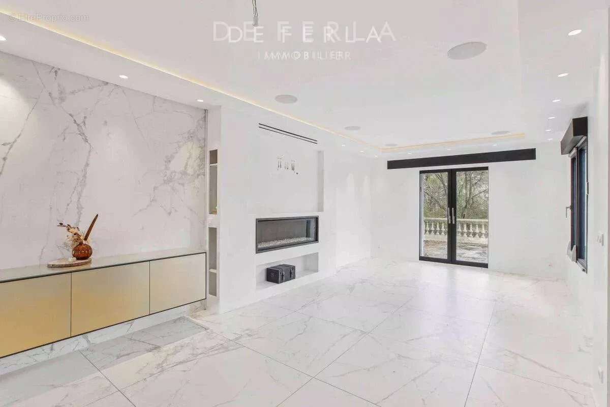 Maison à SAINT-MAUR-DES-FOSSES