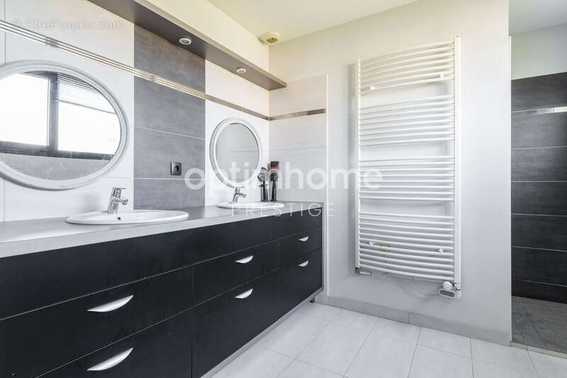 Maison à SAINT-CYR-SUR-LOIRE