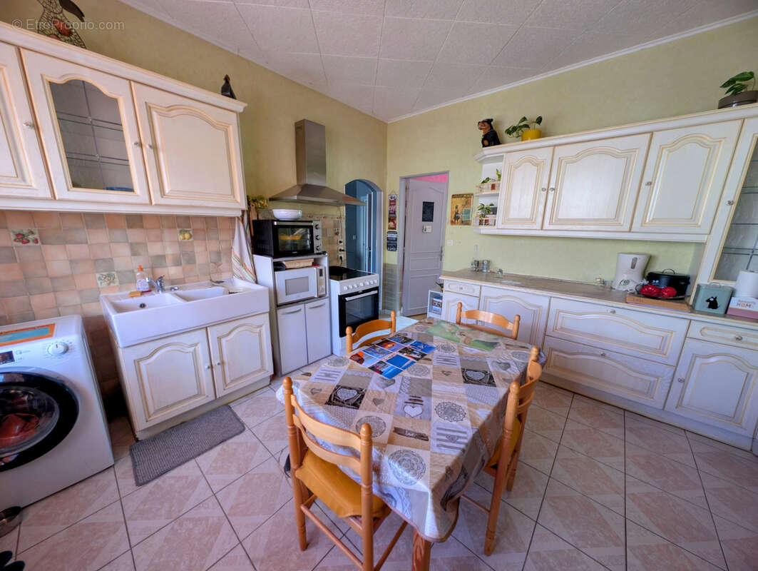 Maison à SAINTE-SAVINE