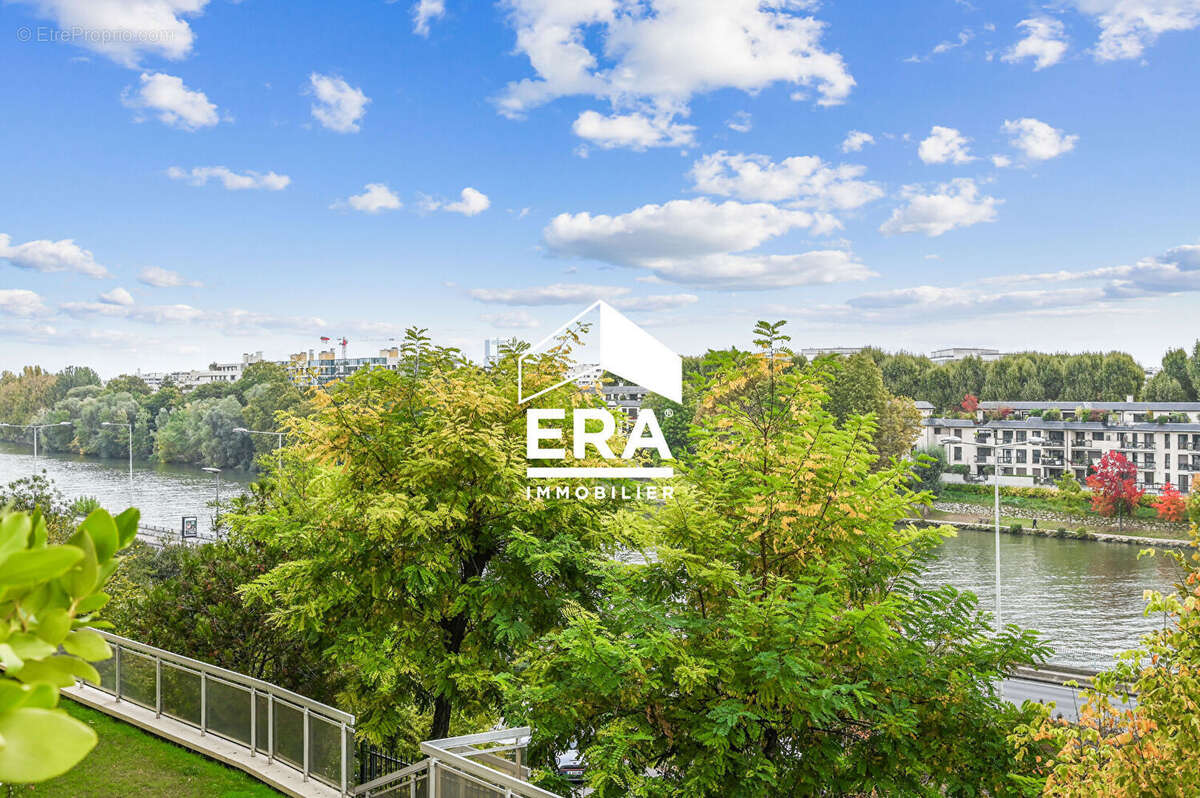 Appartement à COURBEVOIE