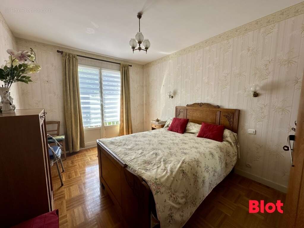Appartement à MONTFORT-SUR-MEU