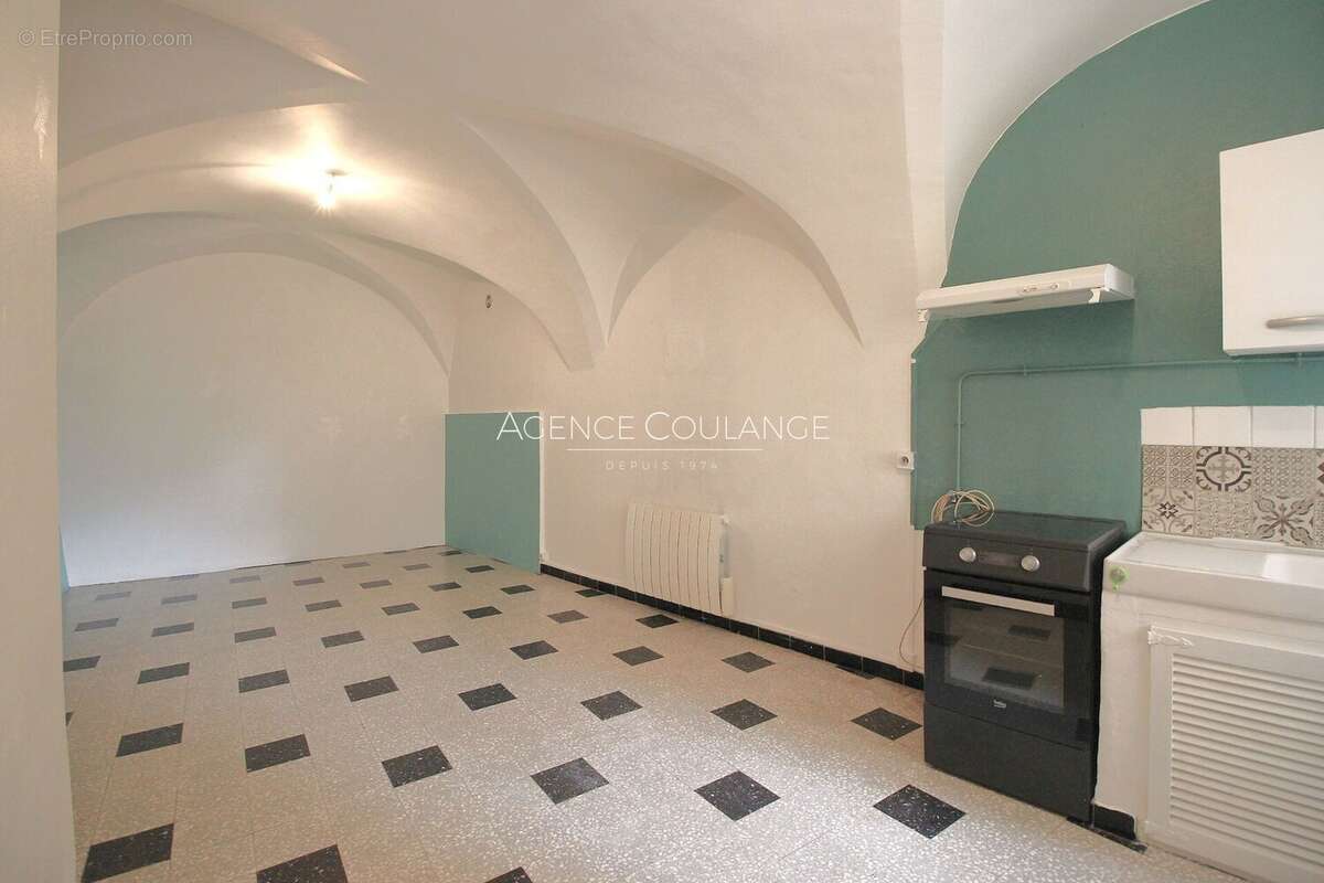 Appartement à LA CADIERE-D&#039;AZUR