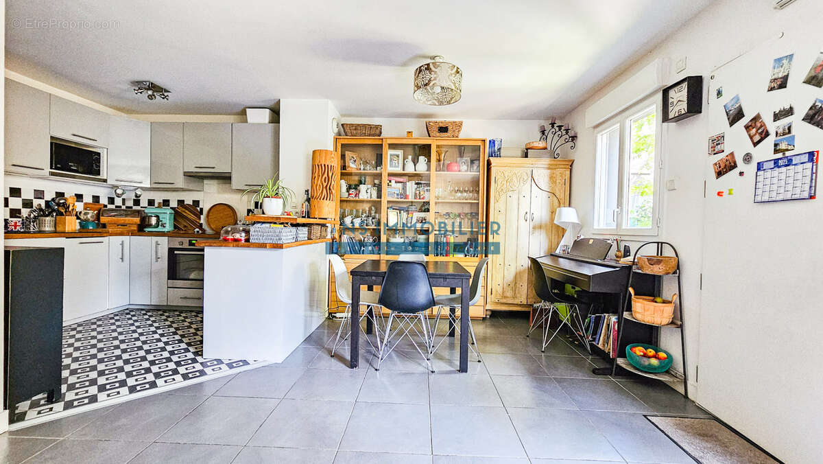 Appartement à SARTROUVILLE