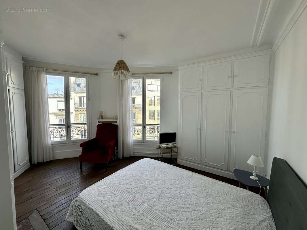 Appartement à PARIS-14E