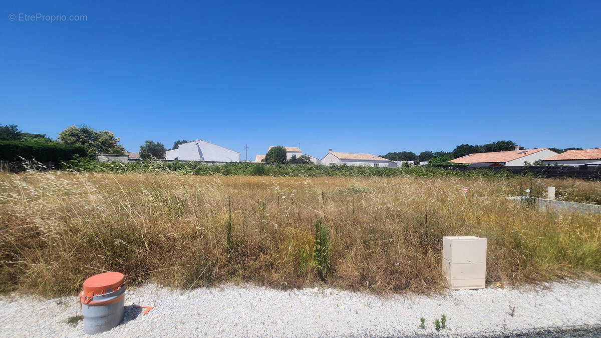 Terrain à VAUX-SUR-MER