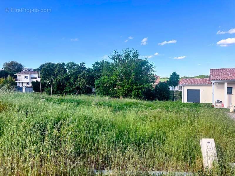 EXCLUSIVITÉ - Terrain à bâtir – 793 m² - photo 2