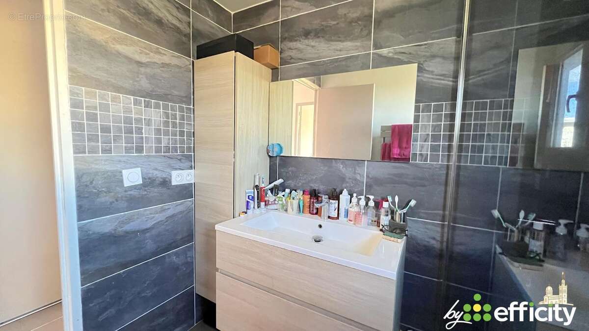 Appartement à MARSEILLE-9E
