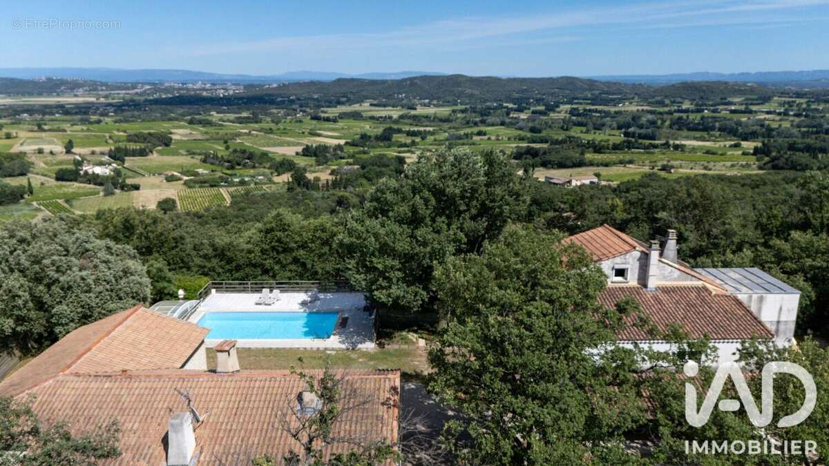 Maison 335 m² à Rochefort-Du-Gard  - photo 3