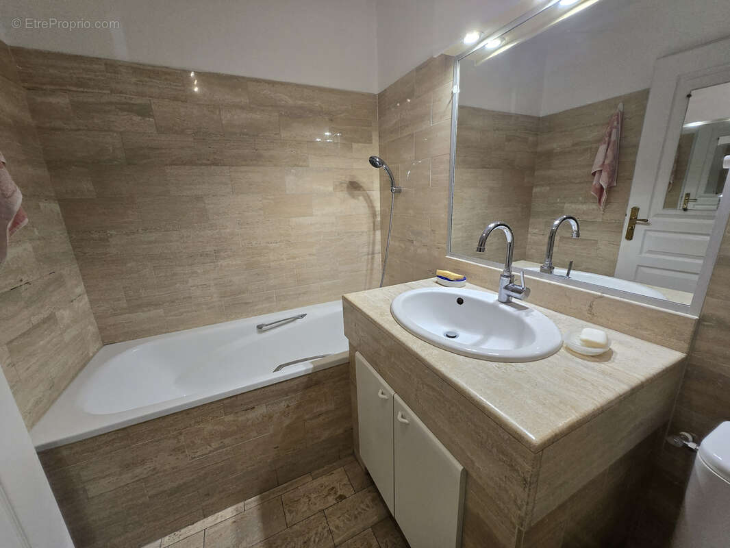 Appartement à MARSEILLE-8E