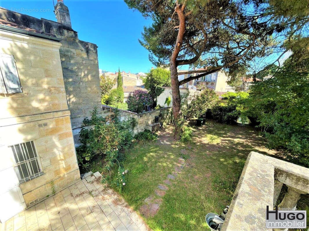 Bordeaux - croix de seguey - hotel particulier 485m² avec jardin 250m² et 2 parkings !!! - photo 2