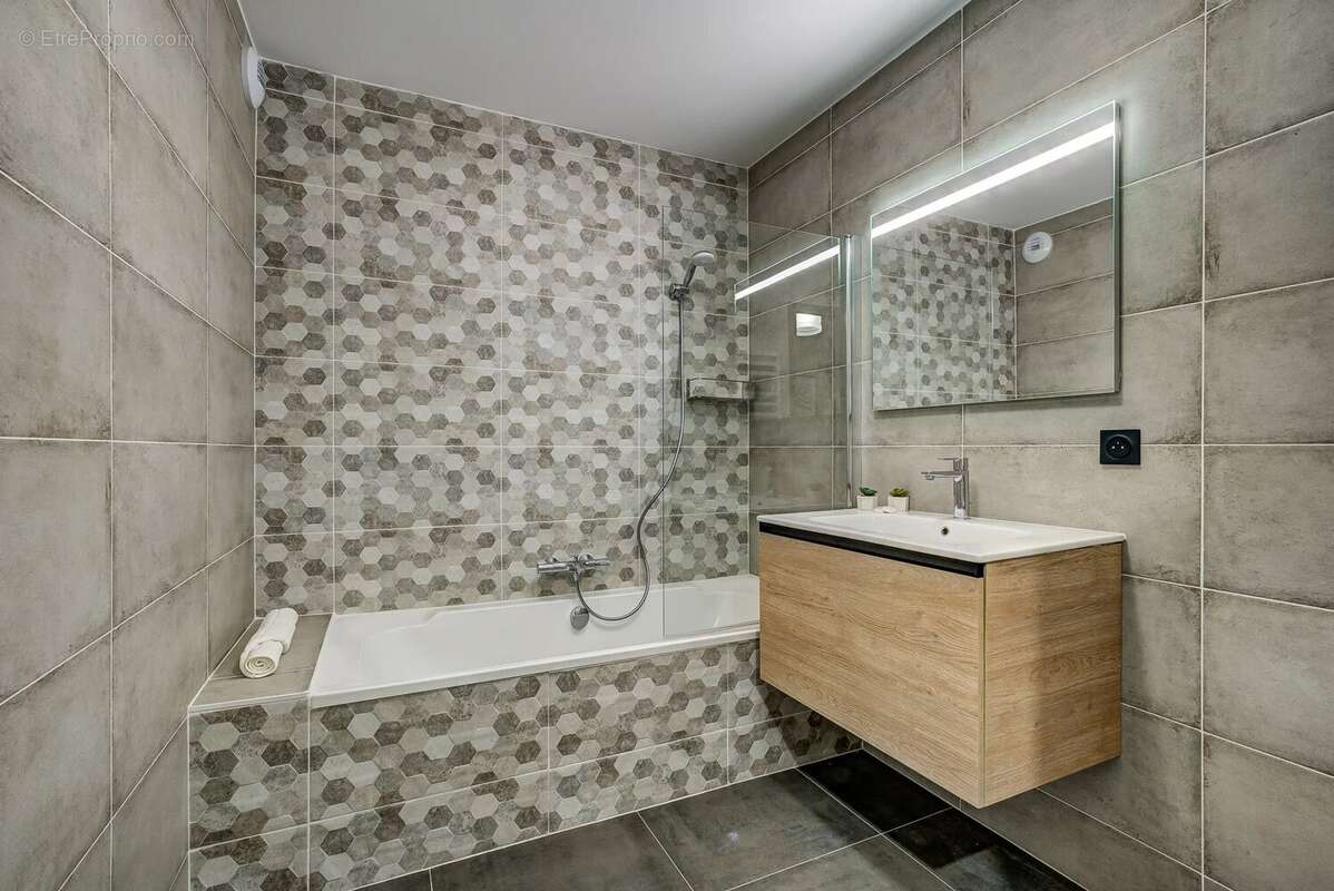 CHAMONIX – Penthouse duplex de 4 chambres, récemment construit, proche du centre-ville - photo 17