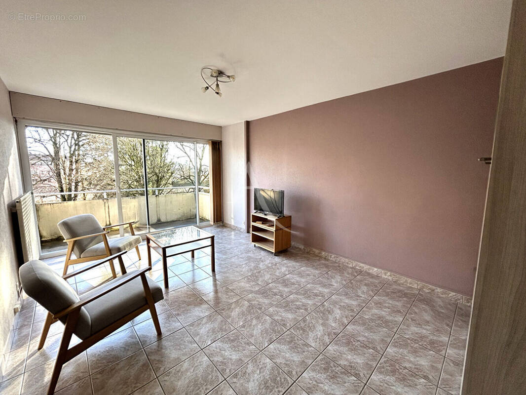 Appartement à CHARNAY-LES-MACON