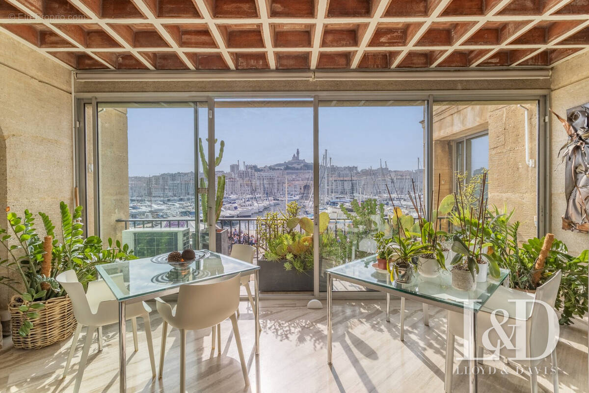 Appartement à MARSEILLE-2E