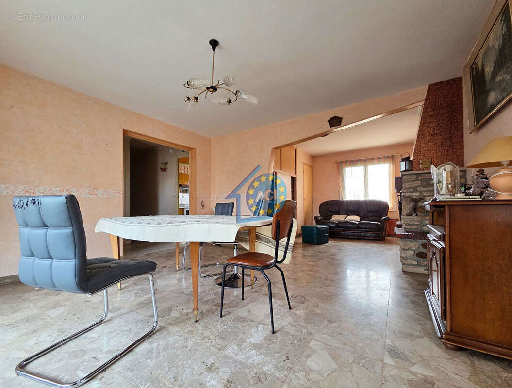 Maison à BREUIL-BOIS-ROBERT