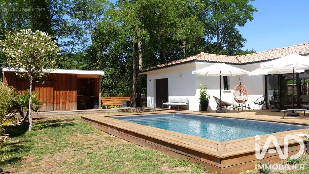 Maison 140 m² à Salles  - photo 2