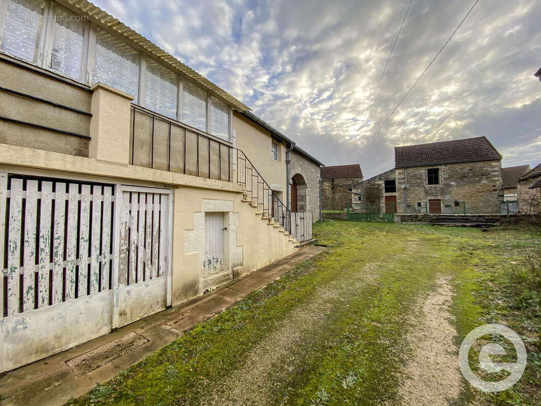 Maison à VASSY