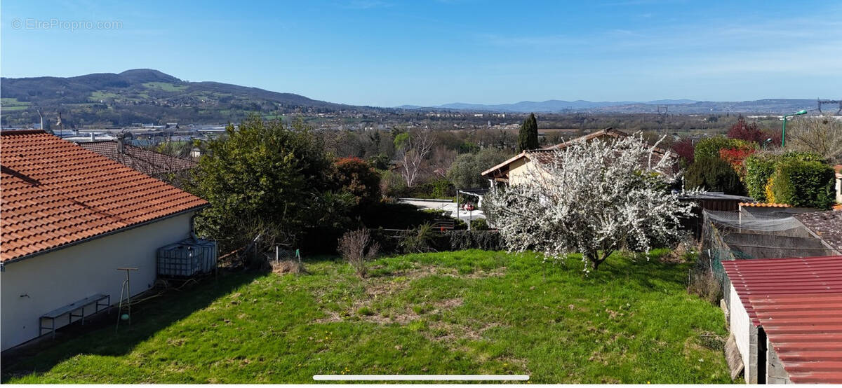 Terrain à GENAY