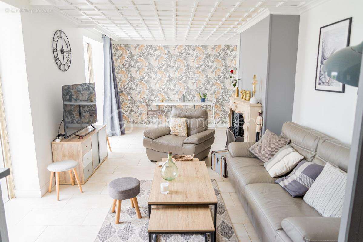 Maison à FONTAINE-LE-PORT