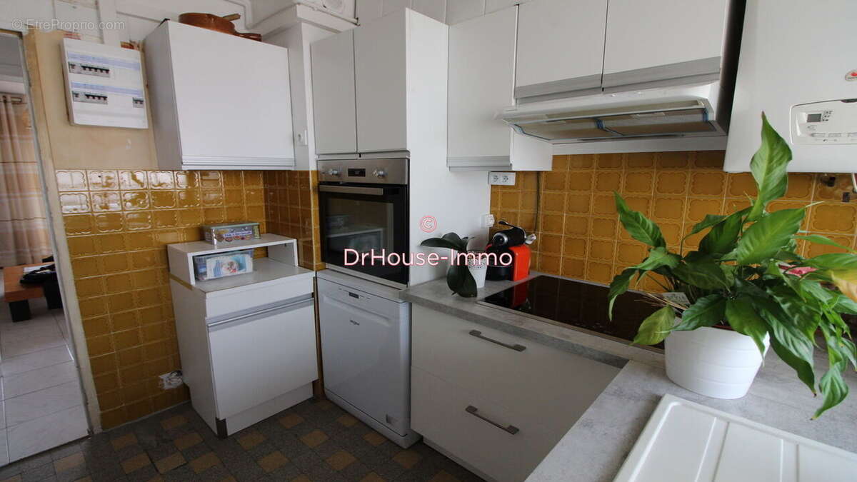 Appartement à MARSEILLE-4E