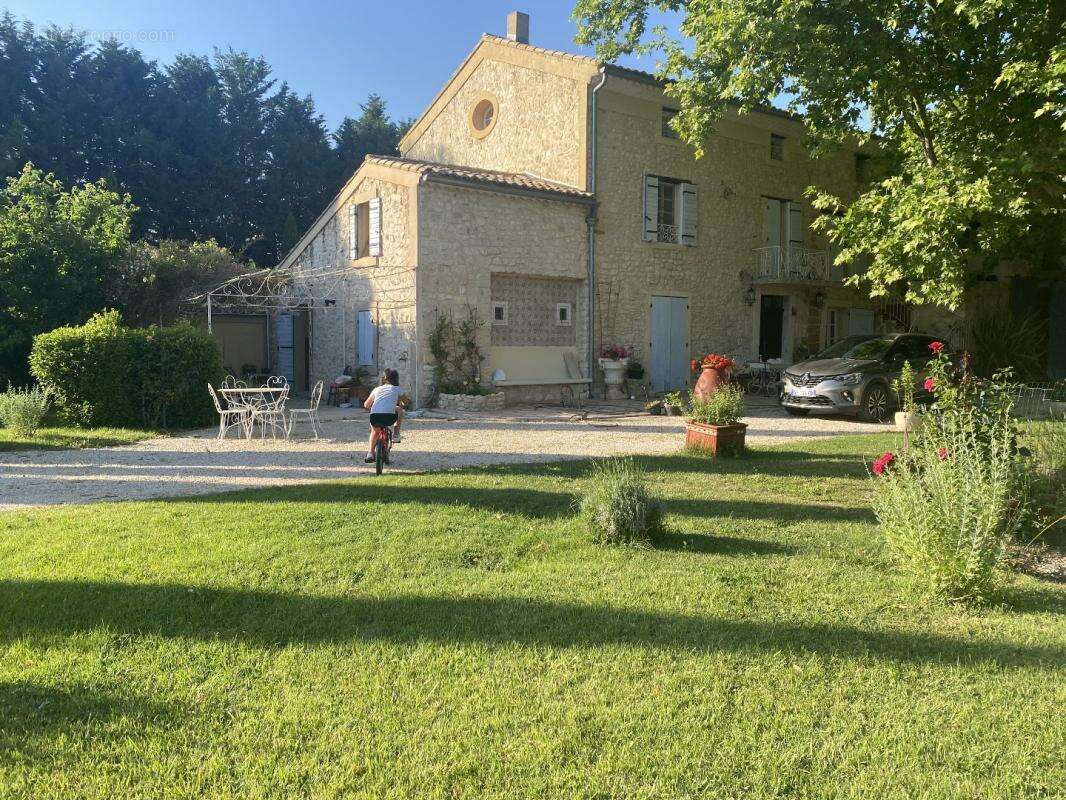 Maison à PERNES-LES-FONTAINES