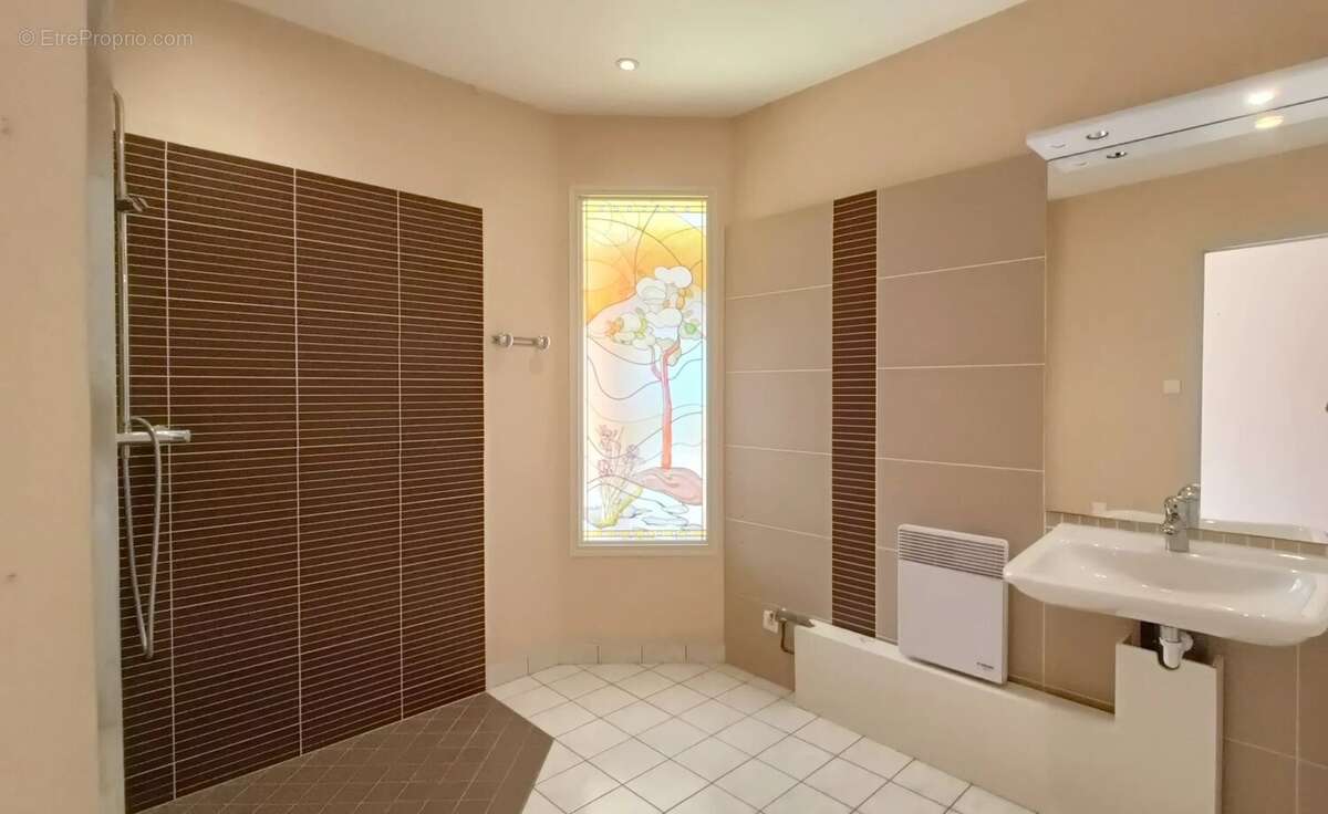 Maison à NEUVILLE-DE-POITOU