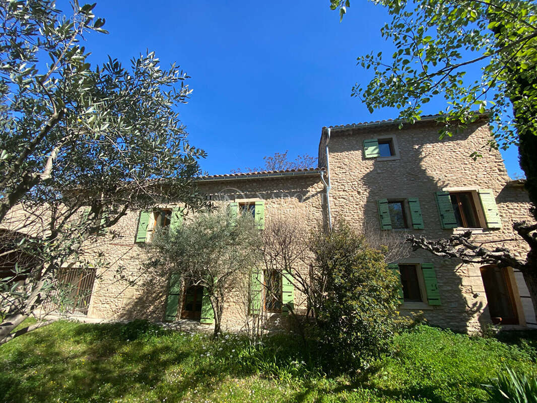 Mas à Cabrières D'Avignon avec terrain constructible. - photo 9