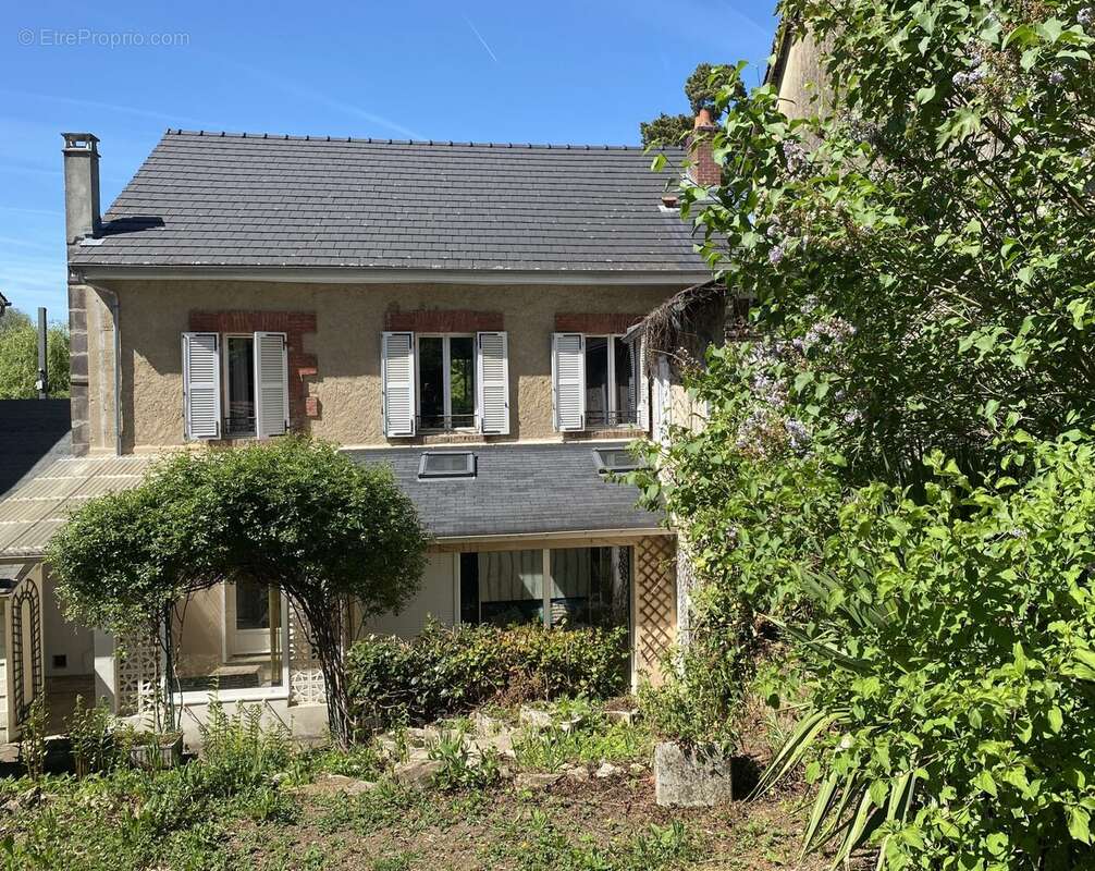Maison à CHATEAUNEUF-LA-FORET