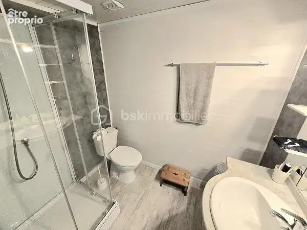 Maison de 191 m2, 5 chambres, piscine sur un terrain de 964 m2 !!! - photo 11