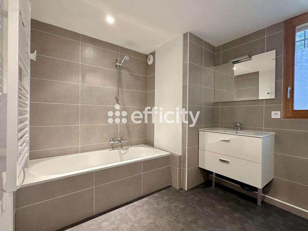 Appartement à SAINT-ETIENNE-DE-TINEE