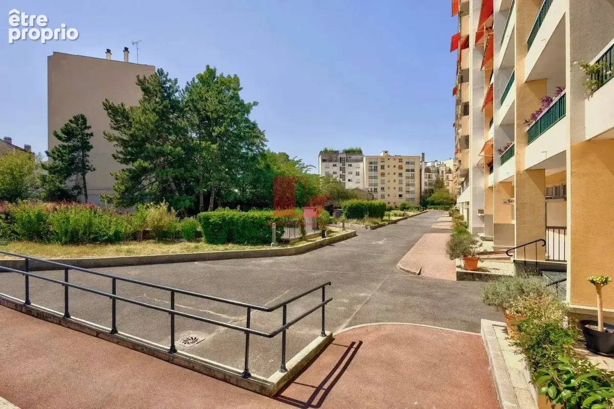 Vanves metro - studio de 34 m² - cave - parking - photo 12