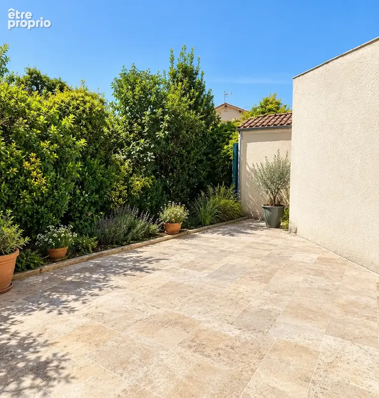 LE BOUSCAT / Parc Cheneraie - Maison triplex (140m2) avec Jardin et Garage attenant (28m2) - photo 3