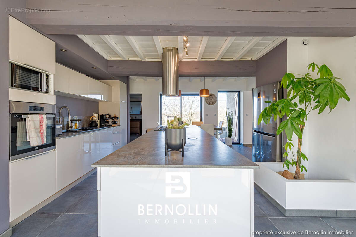 Maison à SAINT-JEAN-SUR-REYSSOUZE