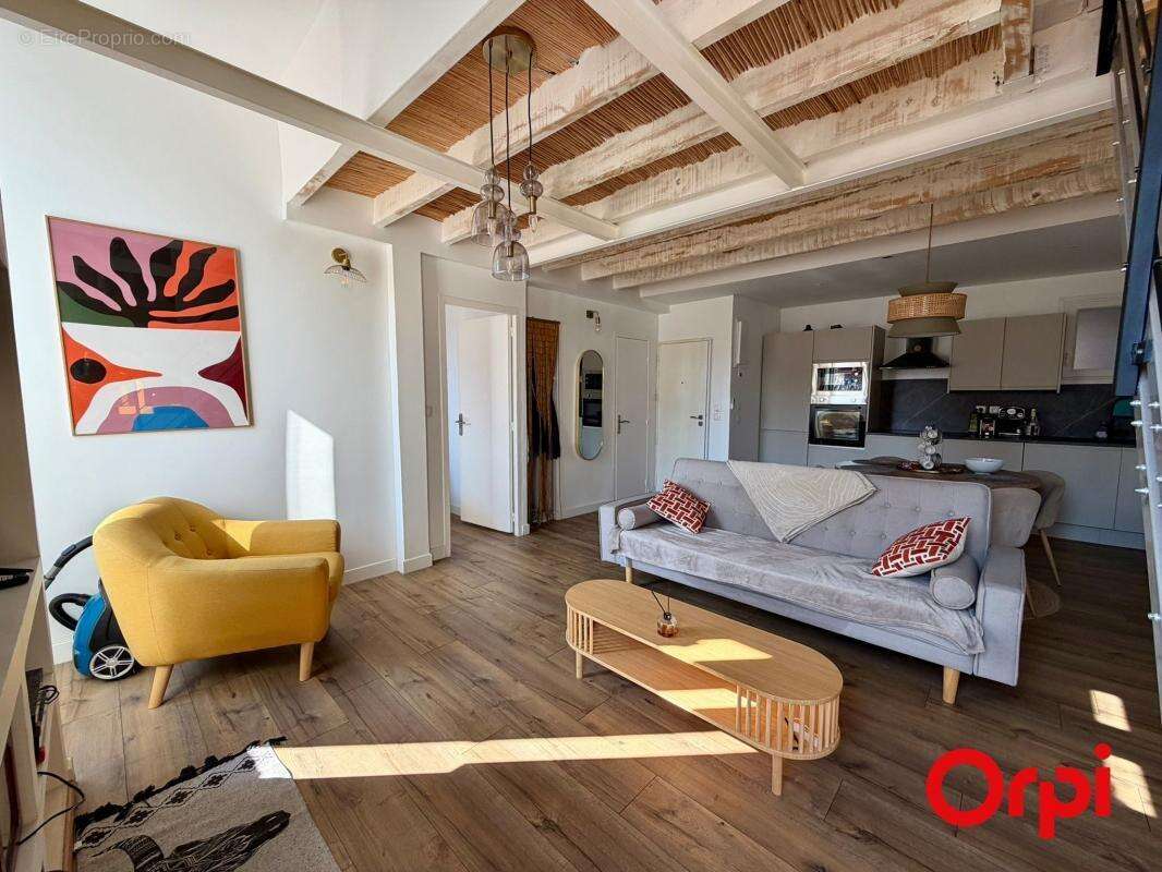 Appartement à MARSEILLE-7E