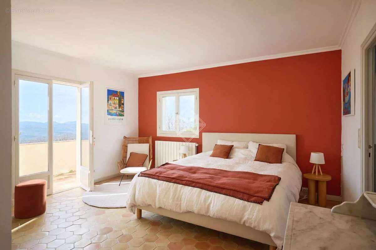 Maison à MONTAUROUX