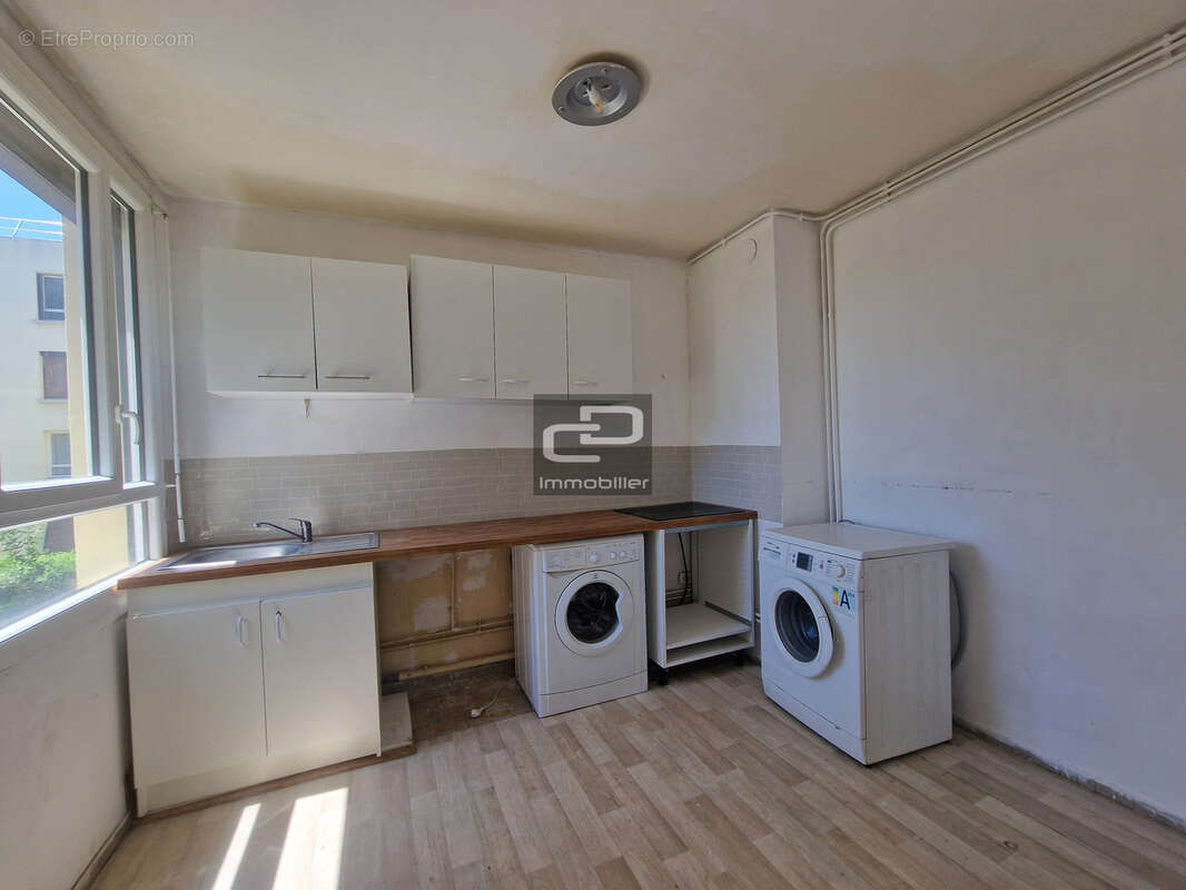 Appartement à GENAY