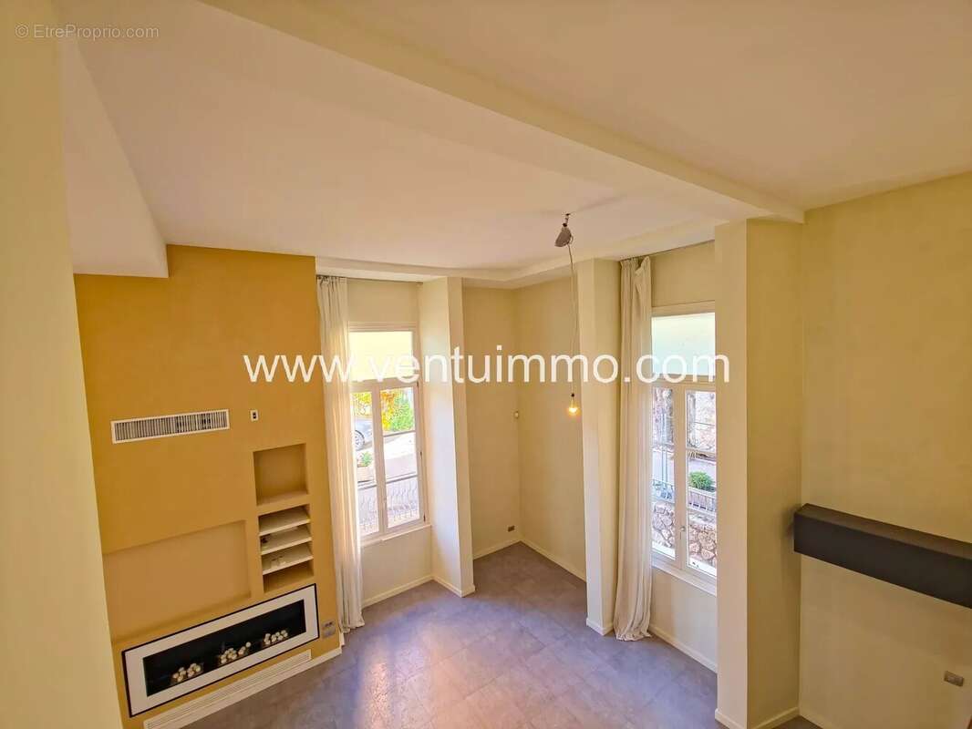 Appartement à ROQUEBRUNE-CAP-MARTIN